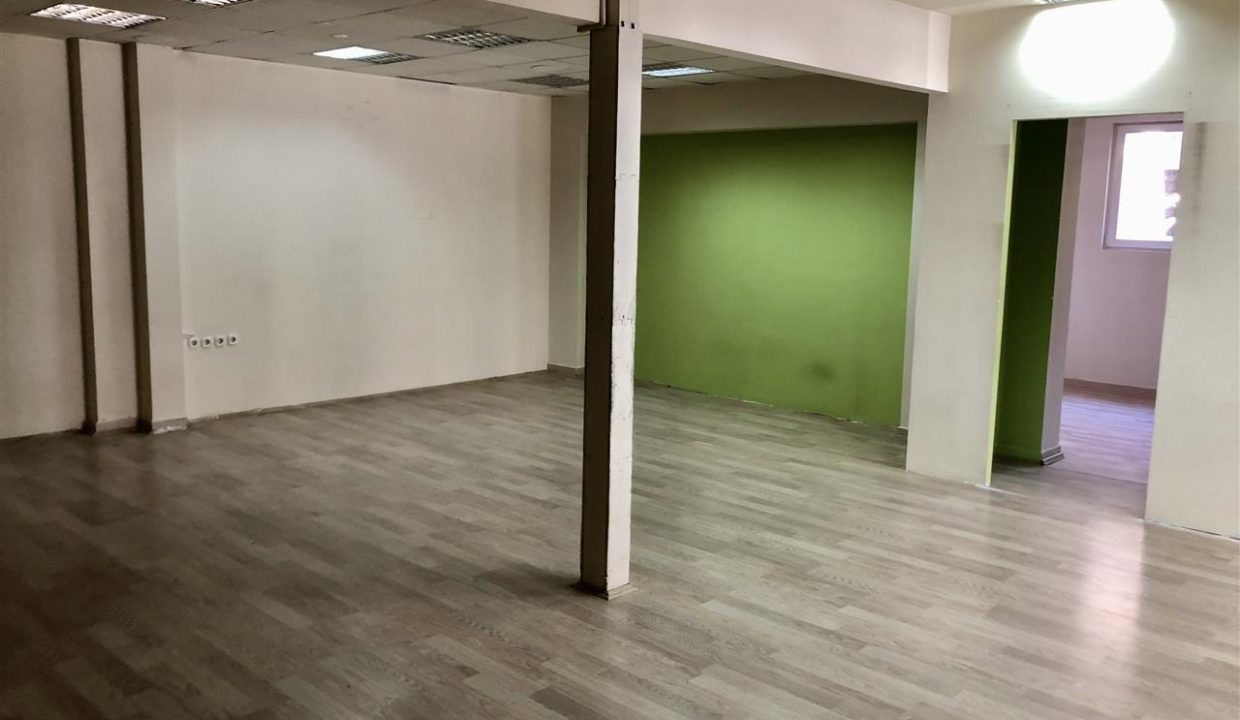 SE-IZDAVA-DUKAN-OD-160M2-VO-CENTAR (1)