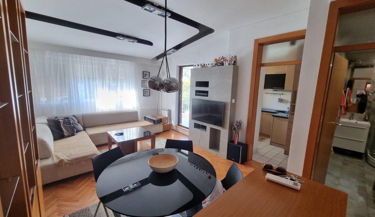 Se-izdava-stan-vo-Kapistec-opstina-Centar (9)