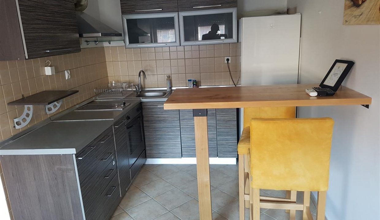 Se-izdava-stan-apartman-vo-Debar-Maalo (4)
