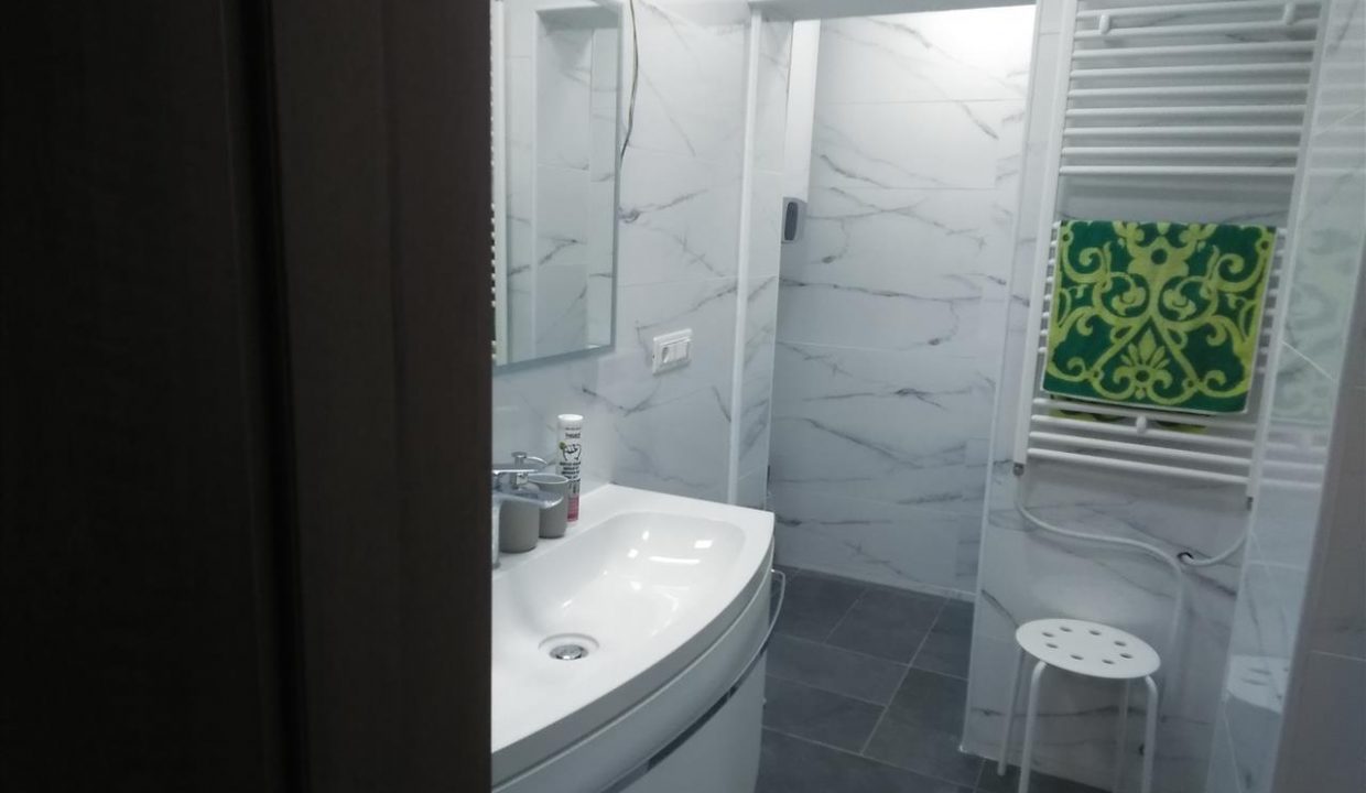 Se-izdava-stan-od-82m2-vo-Centar-Gradski-Zid (5)