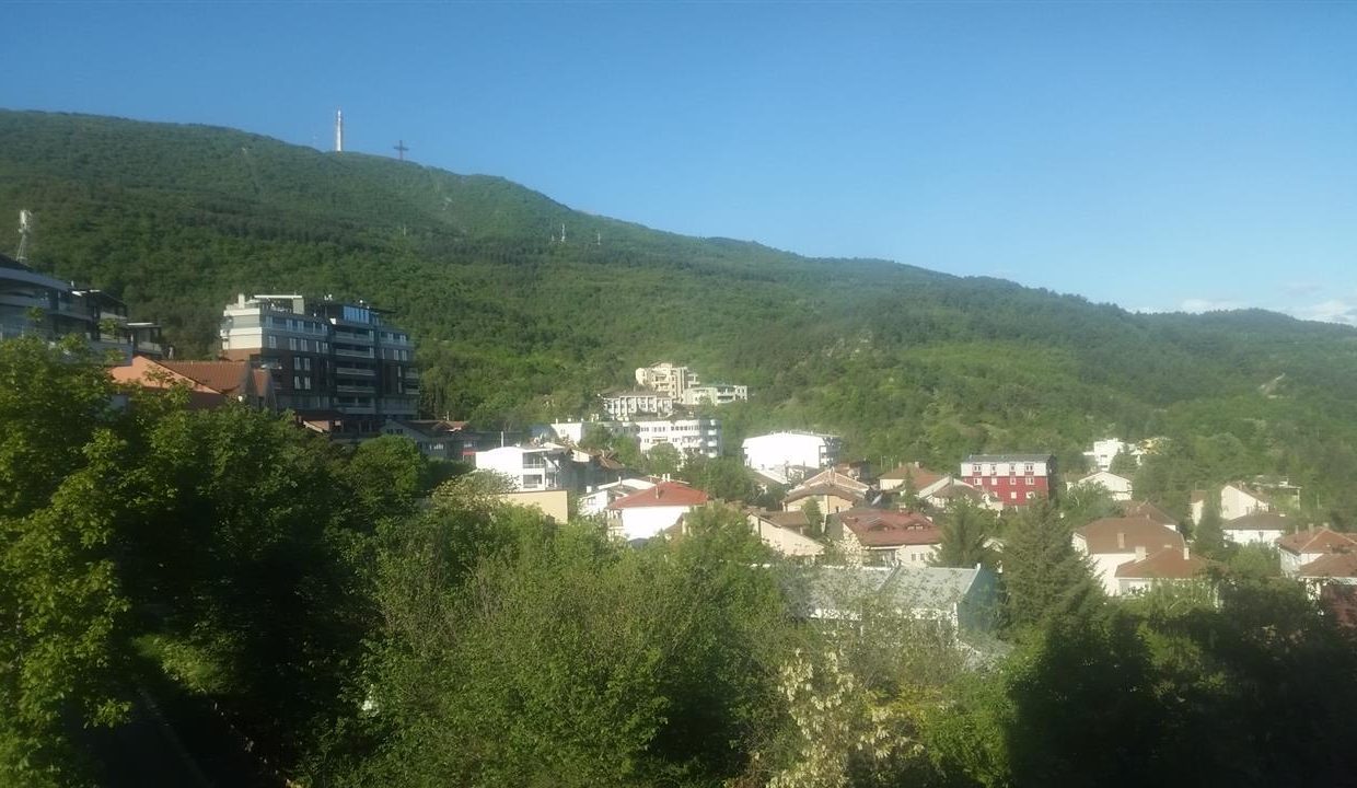 Se-izdava-stan-na-Vodno (3)