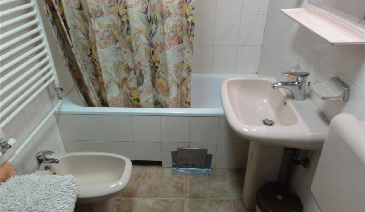Se-iznajmuva-trosoben-stan-vo-Porta-Bunjakovec (2)