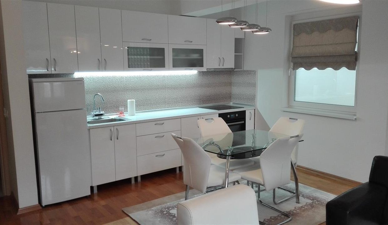 Se-izdava-stan-vo-Debar-maalo (5)