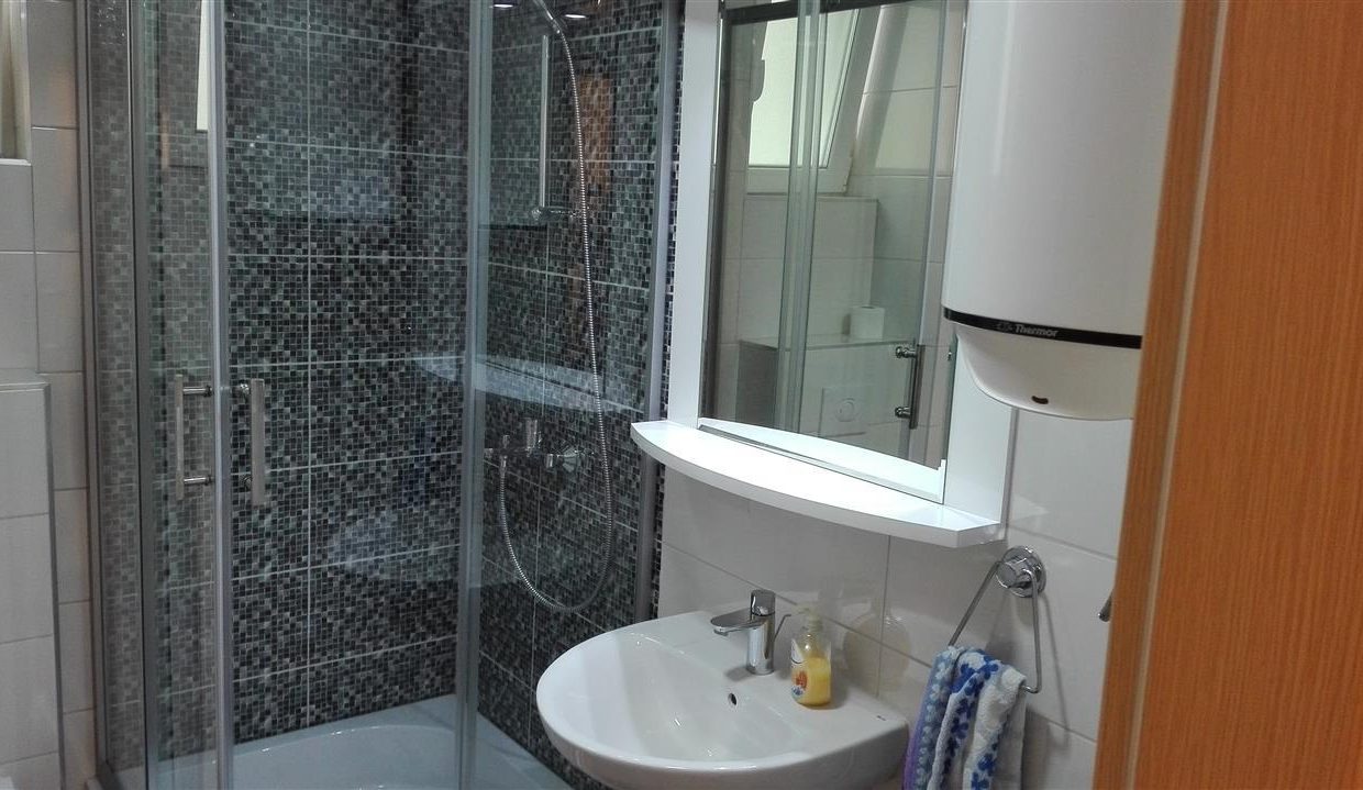 Se-izdava-stan-vo-Debar-maalo (6)