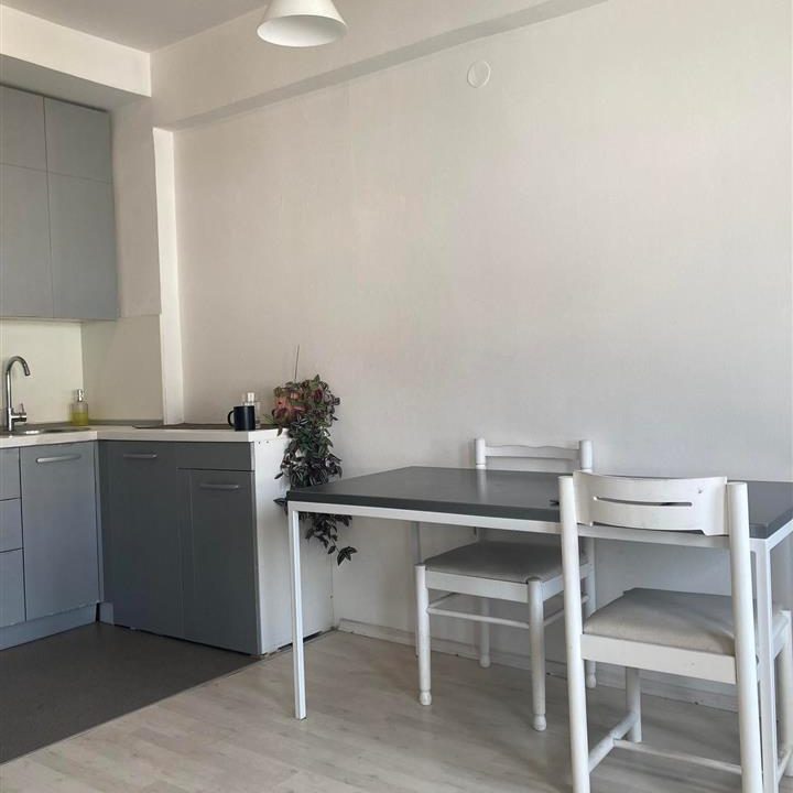 se-izdava-ednosoben-stan-vo-centar-na-dolg-prestoj (1)