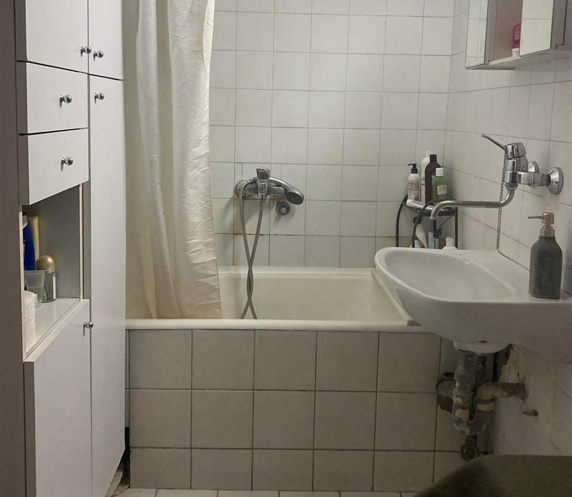 se-izdava-ednosoben-stan-vo-centar-na-dolg-prestoj (8)