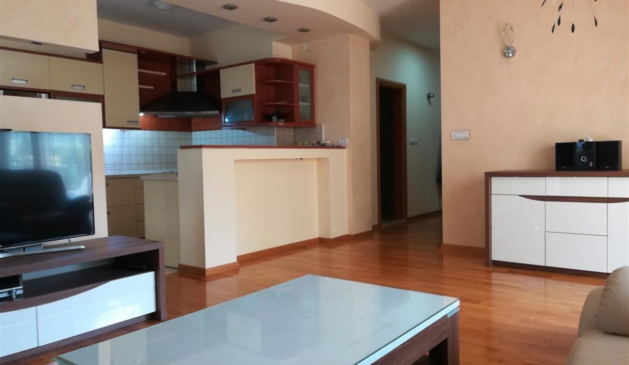 3-soben-stan-na-vodno-nastel (2)