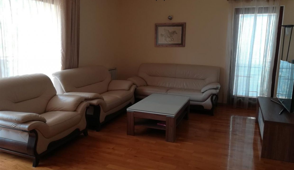 3-soben-stan-na-vodno-nastel (3)