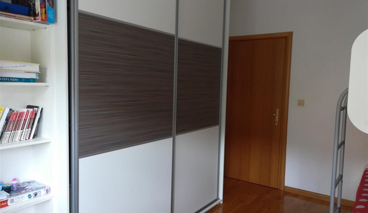 3-soben-stan-na-vodno-nastel (5)