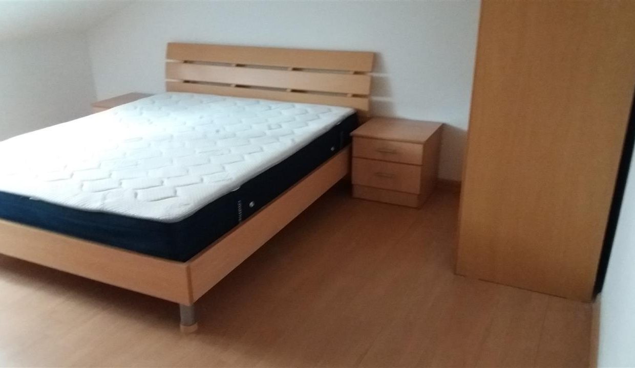 izdavam-podkroven-stan-pozadi-univerzalna-sala (3)