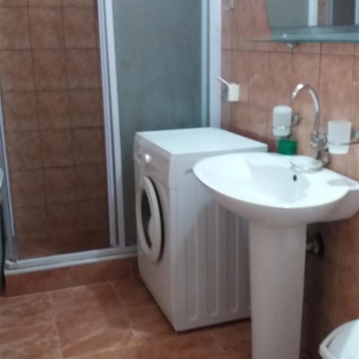 izdavam-podkroven-stan-pozadi-univerzalna-sala (5)