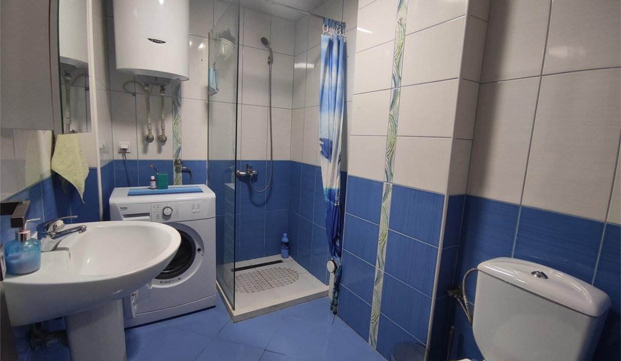 se-izdava-dvosoben-stan-od-58m2-vo-czentar (2)