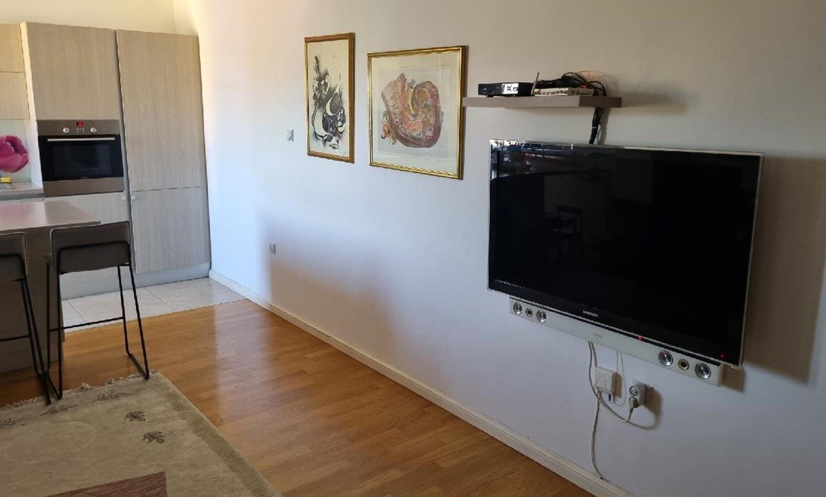 3bc6804d-09c1-4b72-80f1-88cd1db9001e