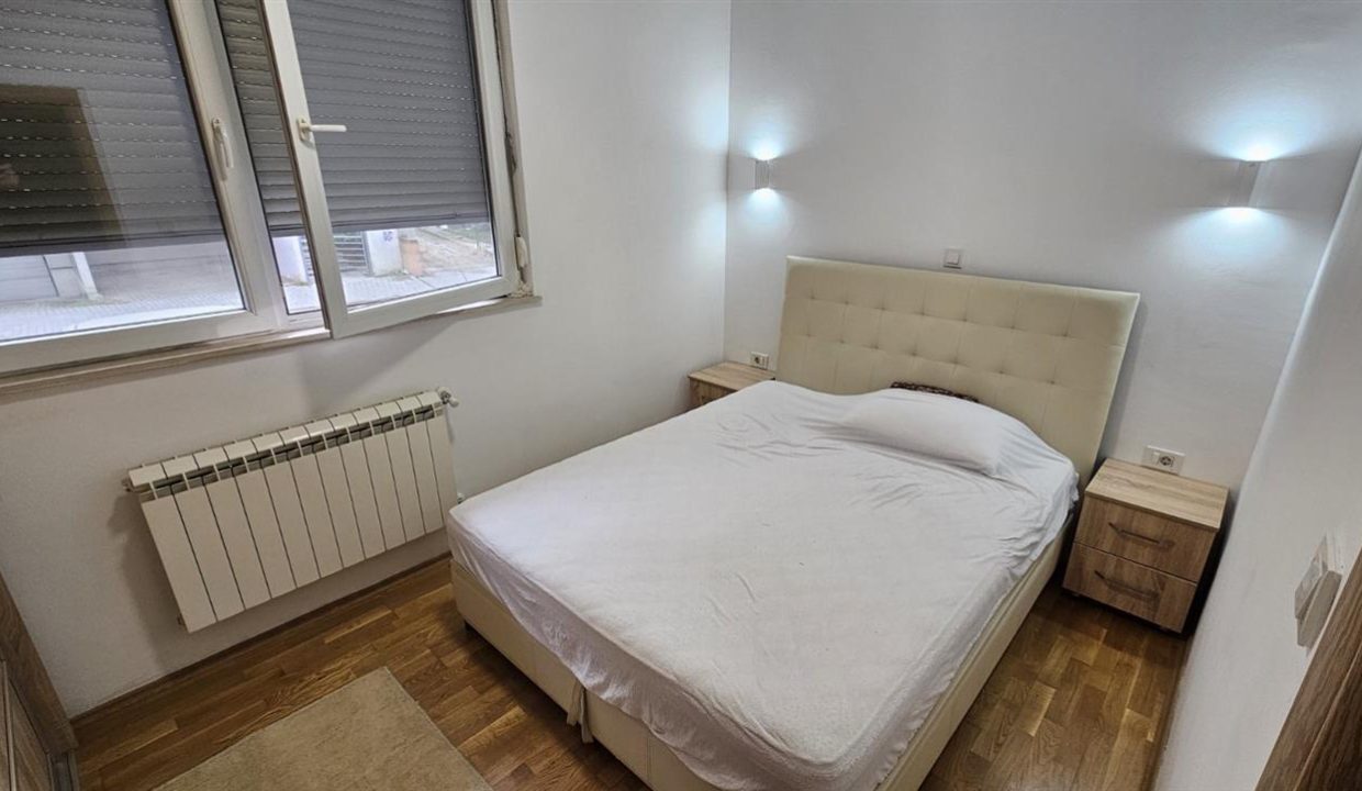 se-izdava-stan-so-dvor-vo-kozle (2)