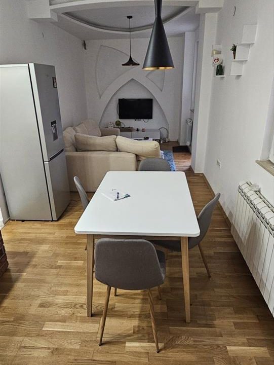 se-izdava-stan-so-dvor-vo-kozle (5)