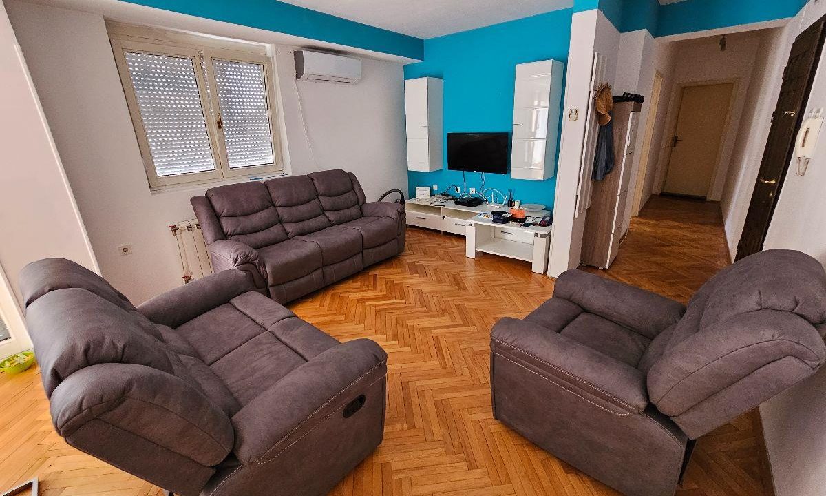 0ad35084-dabf-47f0-869a-9883f9a38b24
