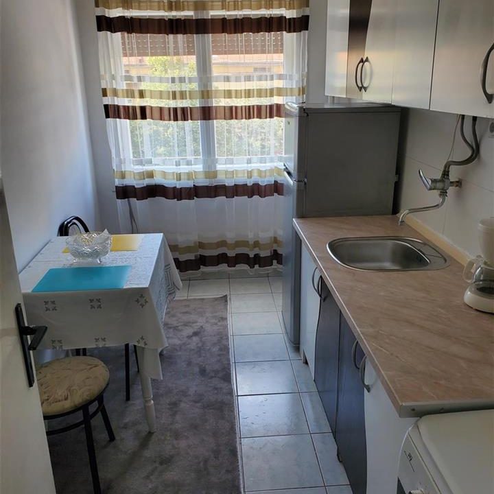 se-izdava-stan-vo-centar-skopje (3)