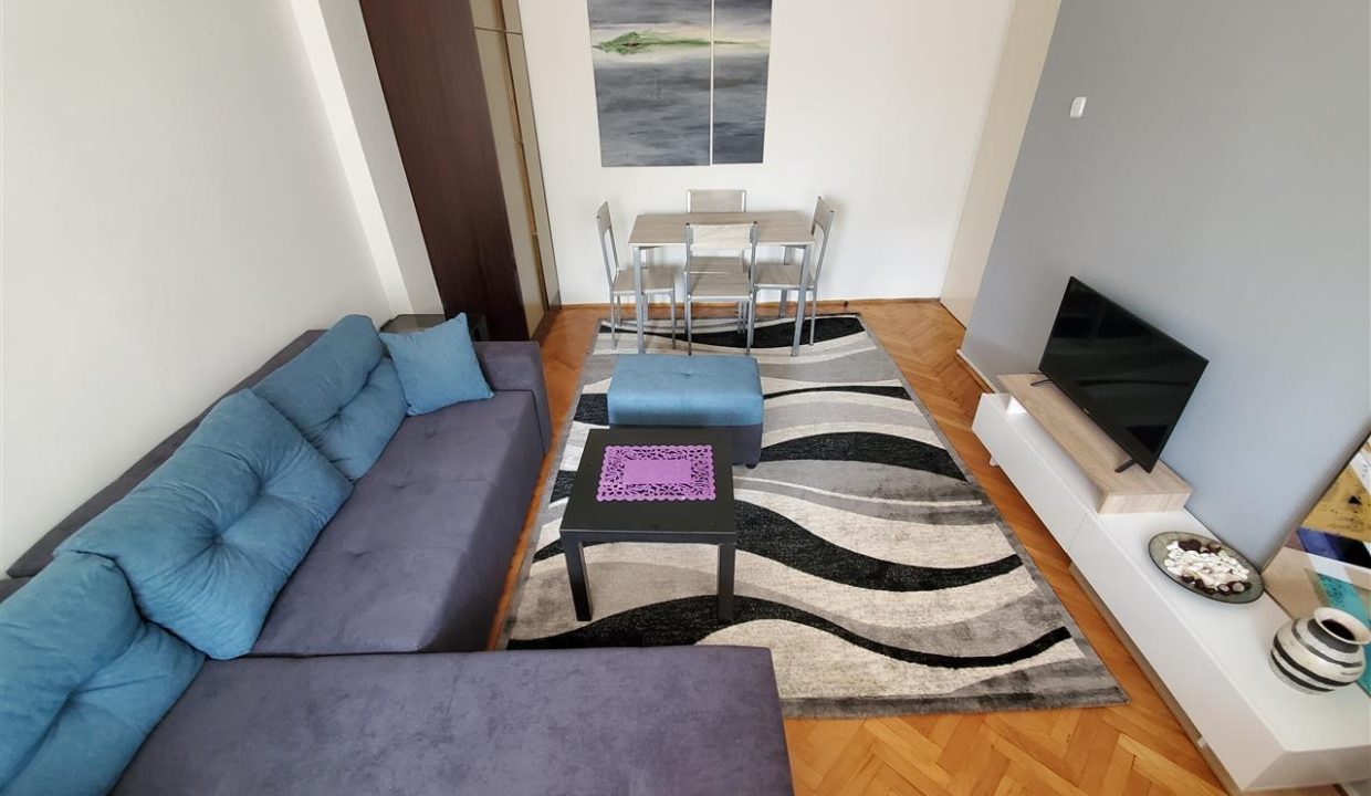 se-izdava-stan-vo-centar-skopje (5)