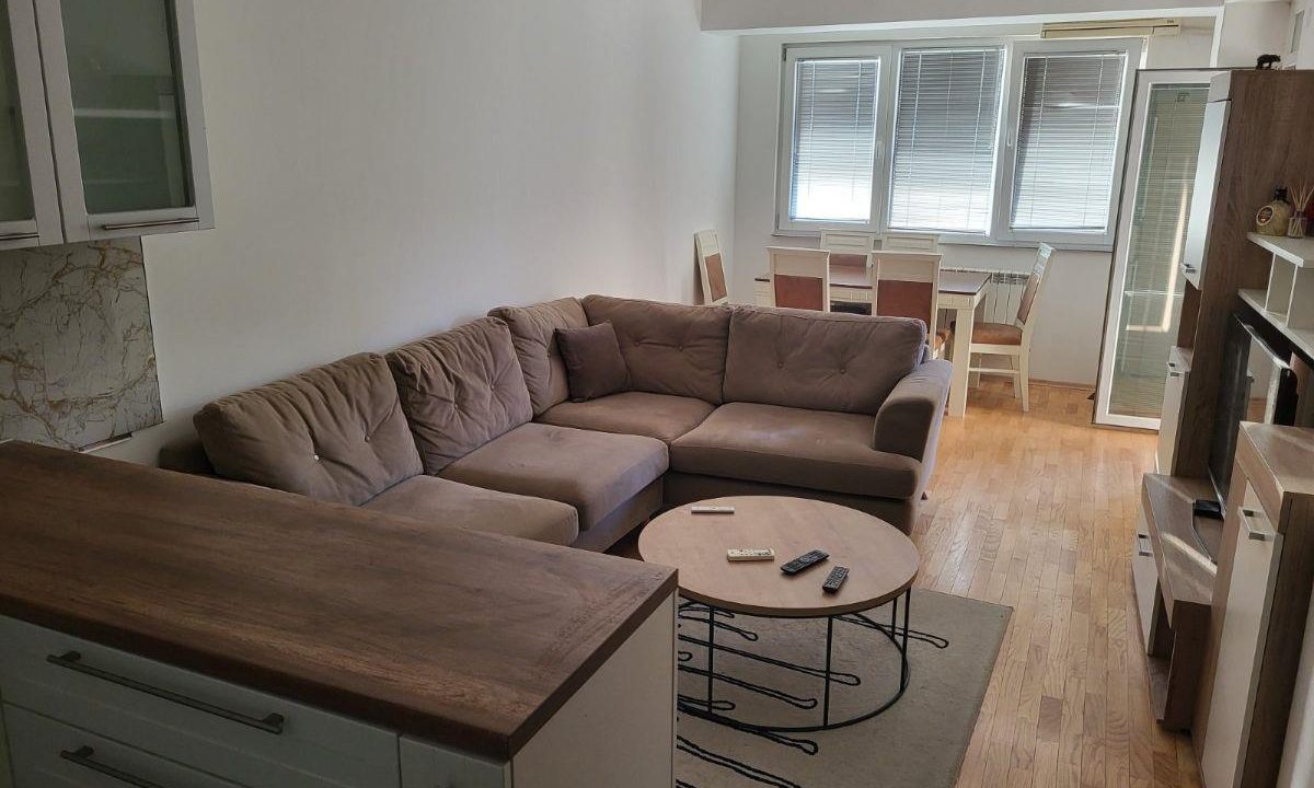 2b245c8d-56c8-4567-9b69-2a1d989cad2a