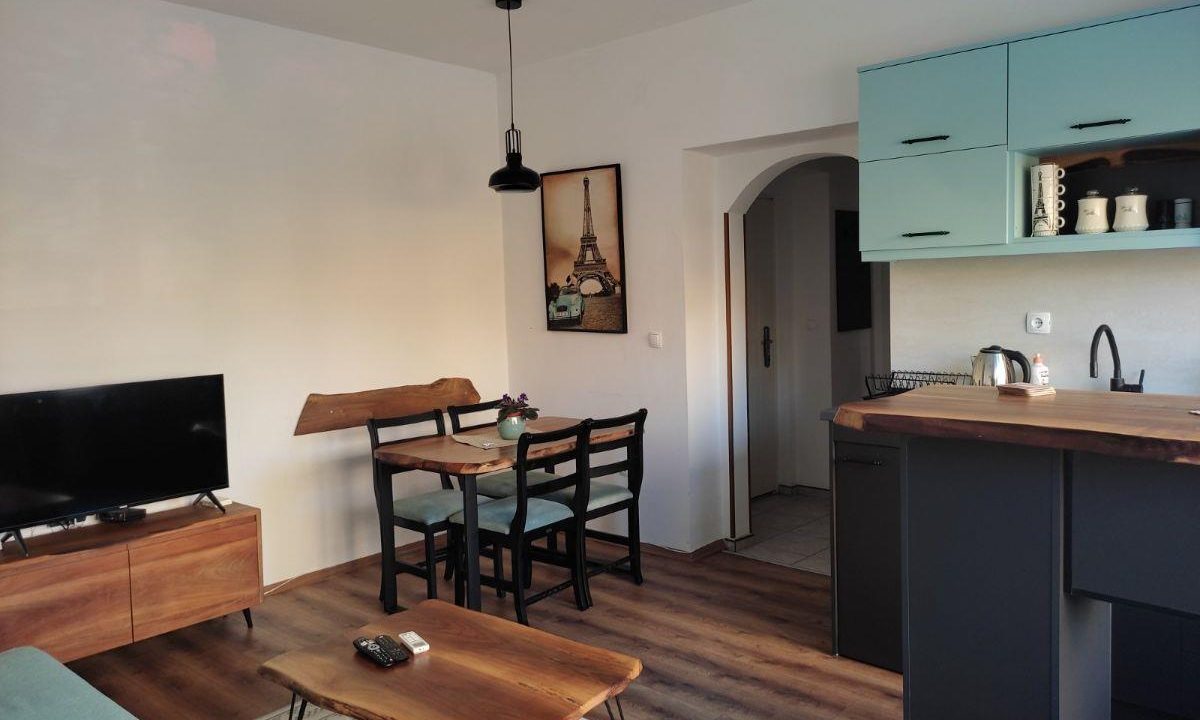 d725d4e6-5e55-4c80-a9d6-b017cd7ffed9