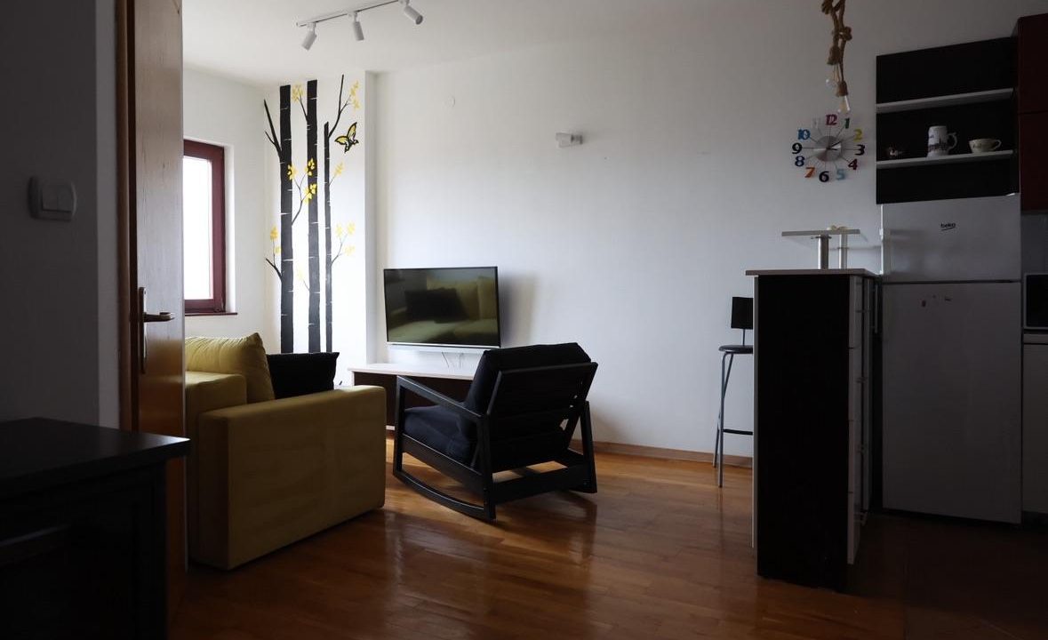 214b0a77-289c-4a7d-935d-4ba771e9e1e3