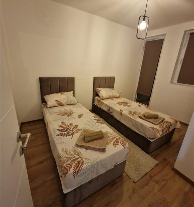 33249ec7-4289-42d8-bca6-091c853b93da