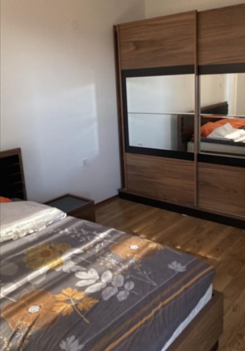 595dc272-949b-4077-991c-d447de0a7282