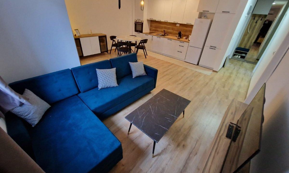 e230e7fa-d64a-4de7-a932-f7db941bc9c8