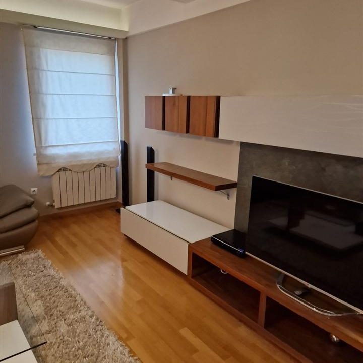 se-izdava-luksuzen-namesten-stan-na-vodno
